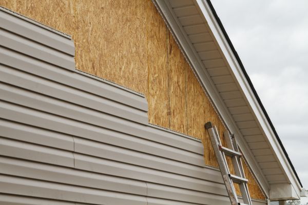 Loose Siding Replacement in Oroville