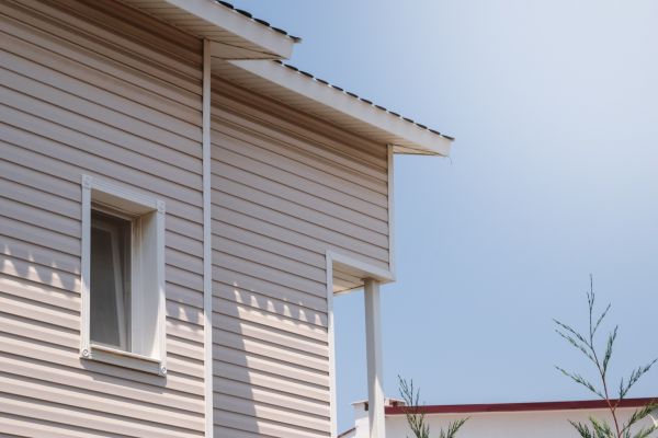 Cost of Vinyl Siding Hole Repair in Oroville